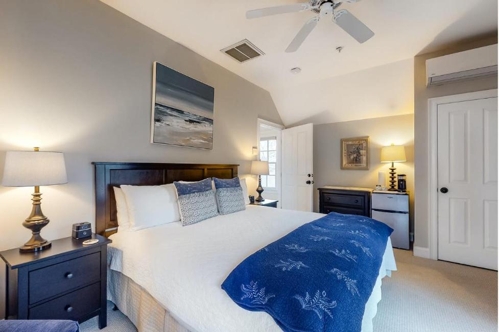 | Brewster by the Sea Inn