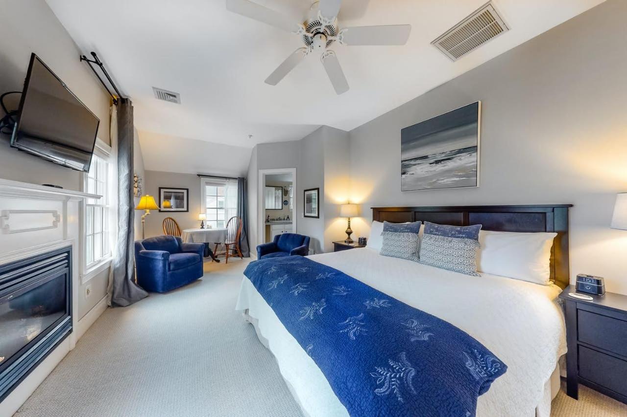 | Brewster by the Sea Inn