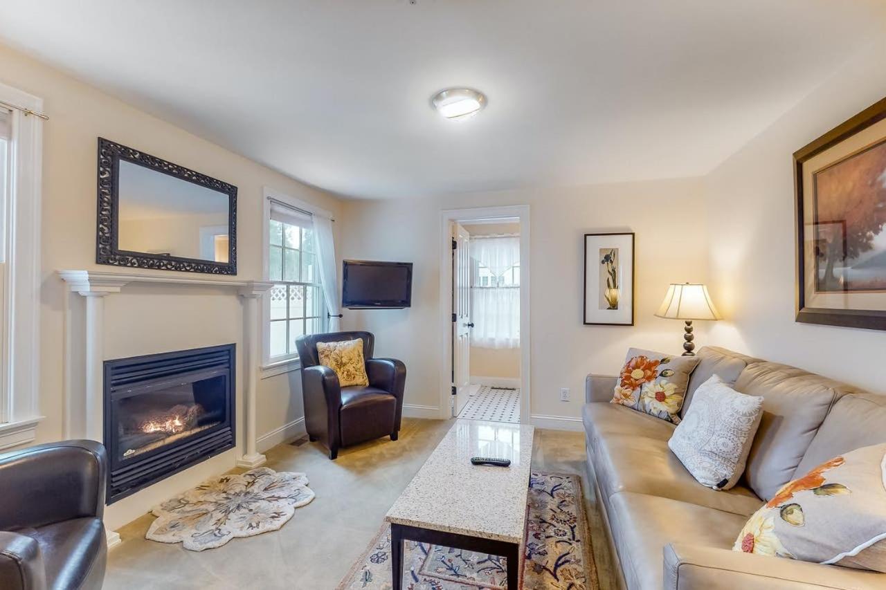 | Brewster by the Sea Inn