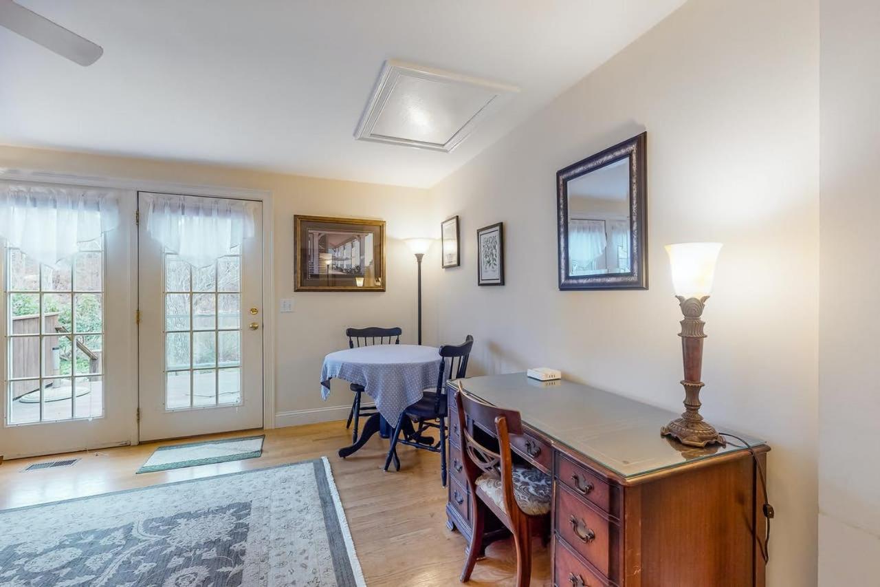 | Brewster by the Sea Inn
