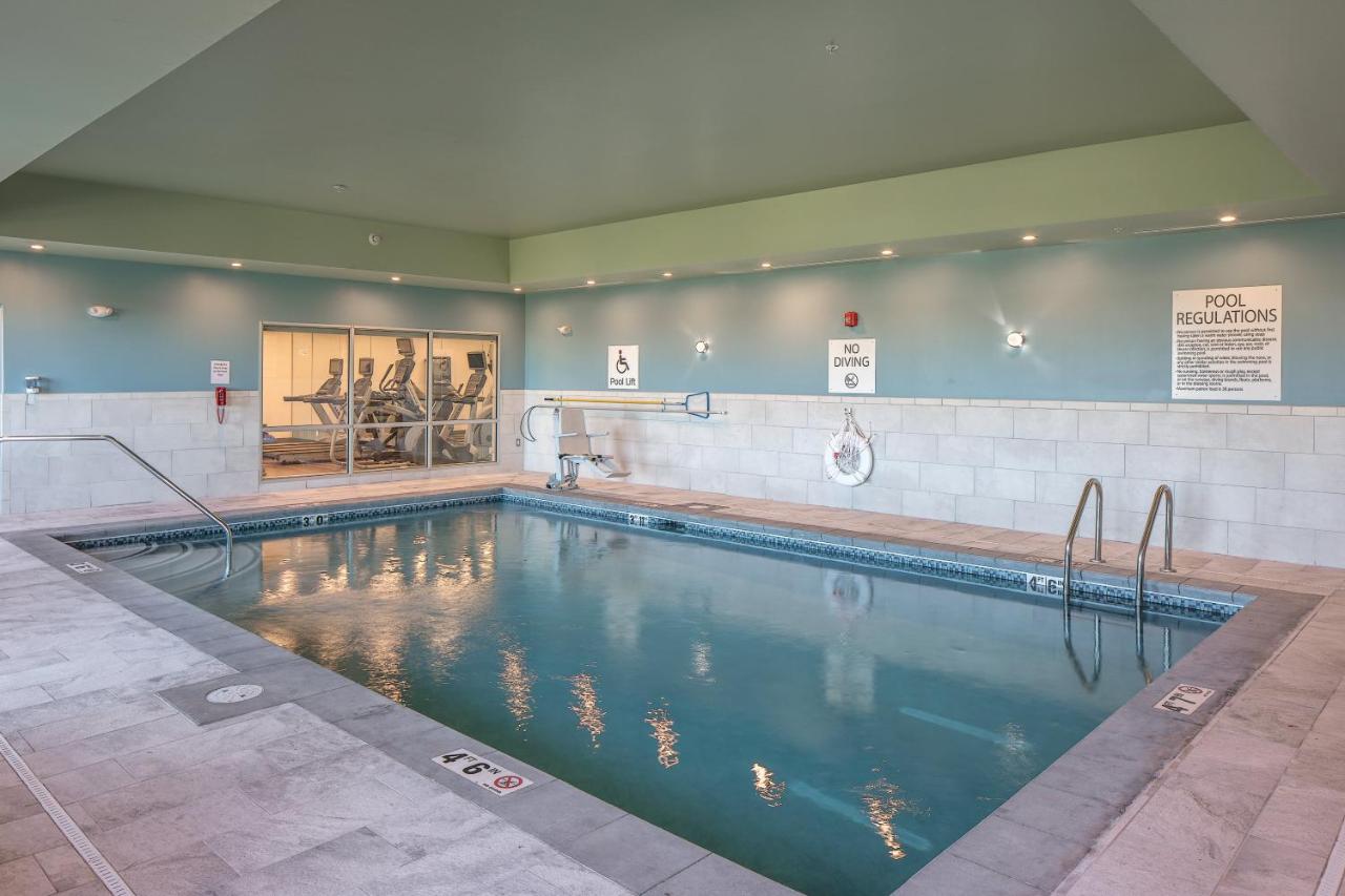 | Holiday Inn Express & Suites - West Omaha - Elkhorn, an IHG Hotel