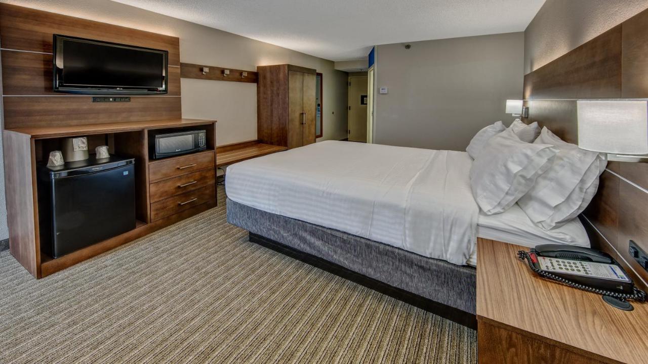 Double Room - Non-Smoking at Holiday Inn Express Memphis Medical Center Midtown by IHG