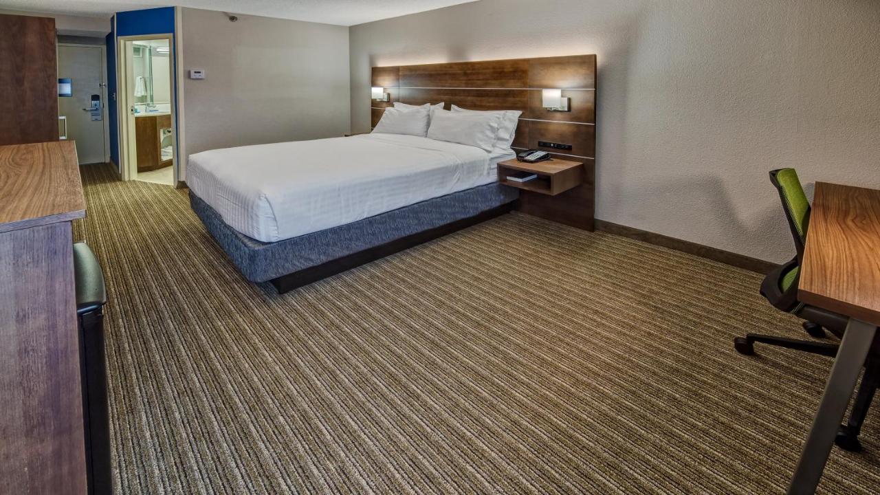 Double Room - Non-Smoking at Holiday Inn Express Memphis Medical Center Midtown by IHG
