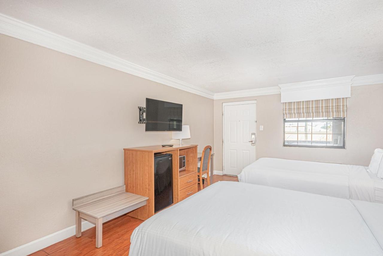  | Casa Bella Inn & Suites