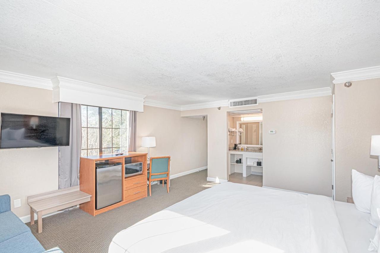  | Casa Bella Inn & Suites