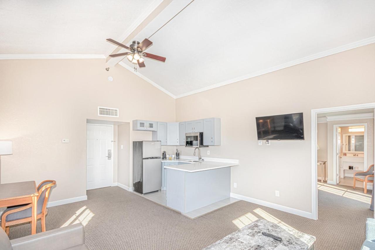  | Casa Bella Inn & Suites