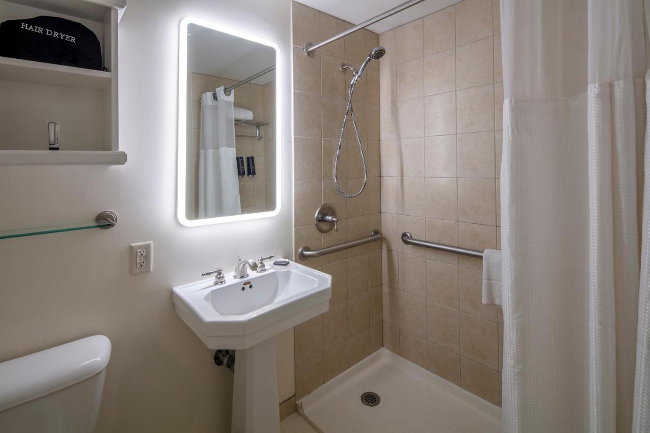 1 Queen Bed, Deluxe Mobility Accessible Room, Non-Smoking at Collegian Hotel & Suites, Trademark Collection by Wyndham