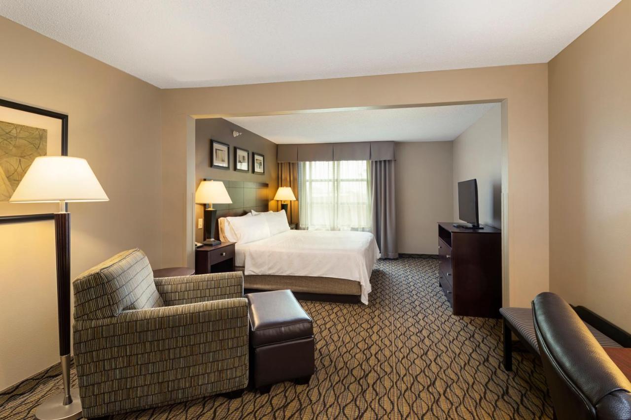 Executive King Room at Holiday Inn Express Bloomington West by IHG