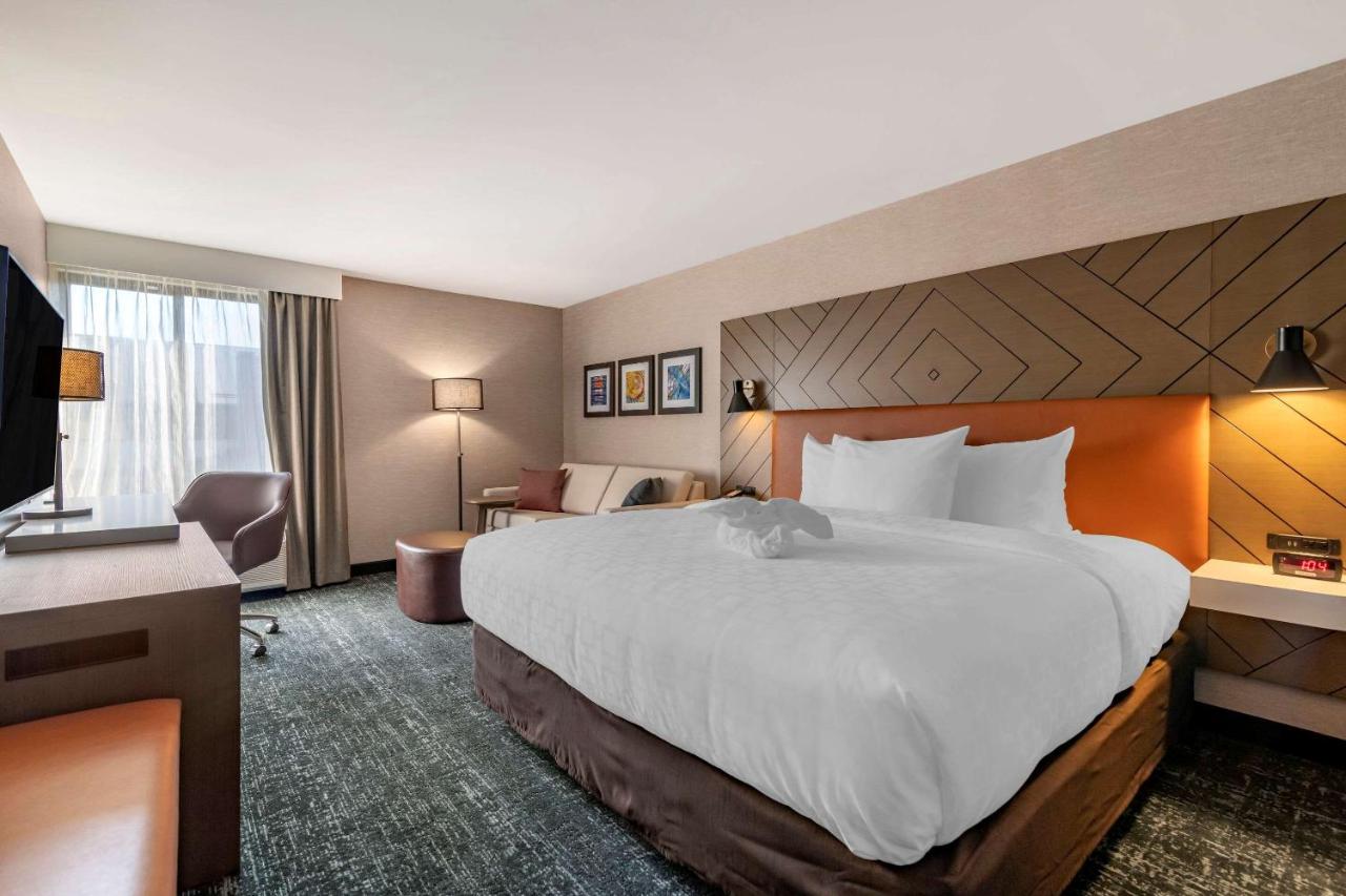 | Clarion Inn