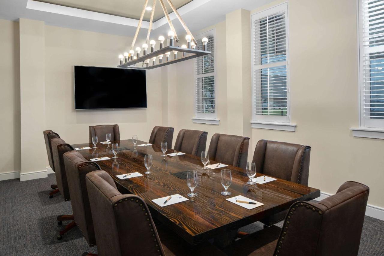 | Beaufort Hotel