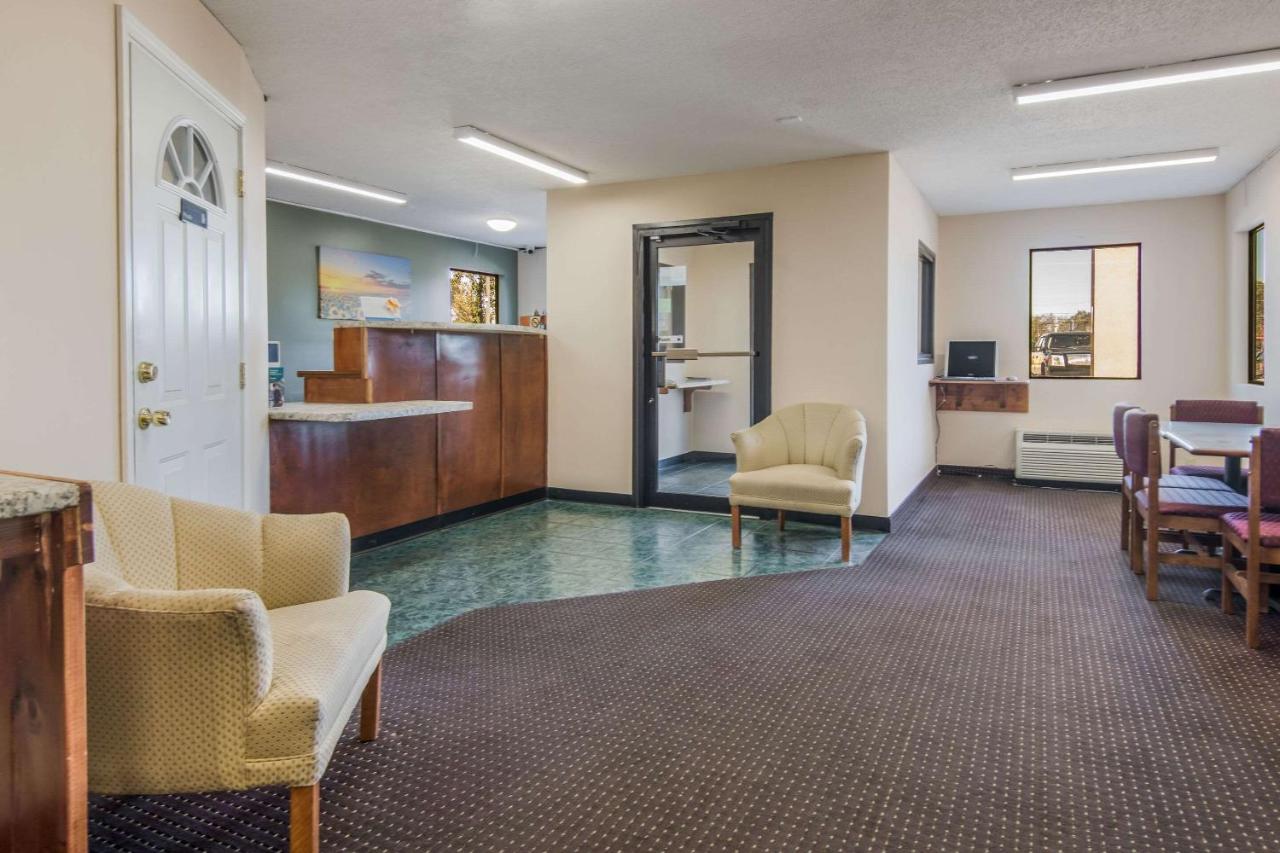  | Rodeway Inn & Suites