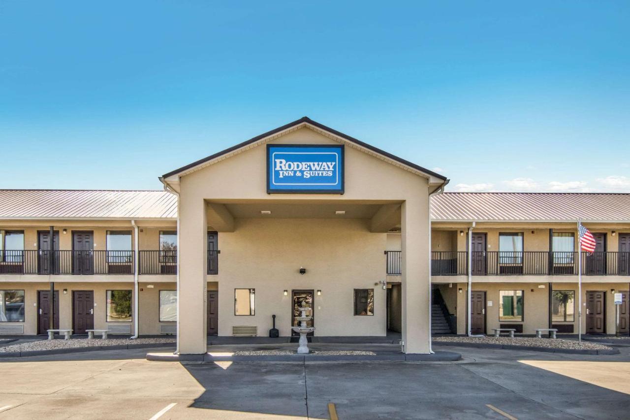  | Rodeway Inn & Suites