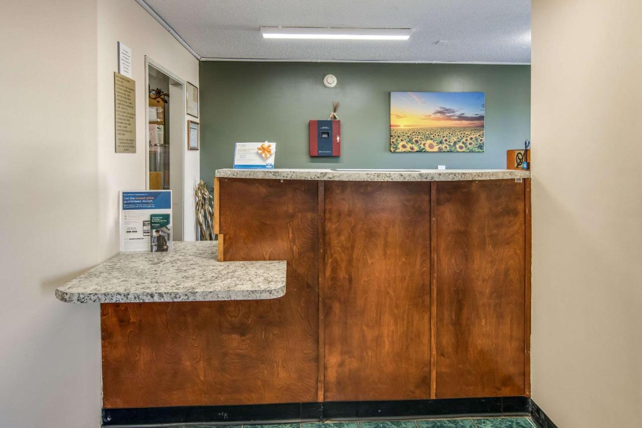  | Rodeway Inn & Suites