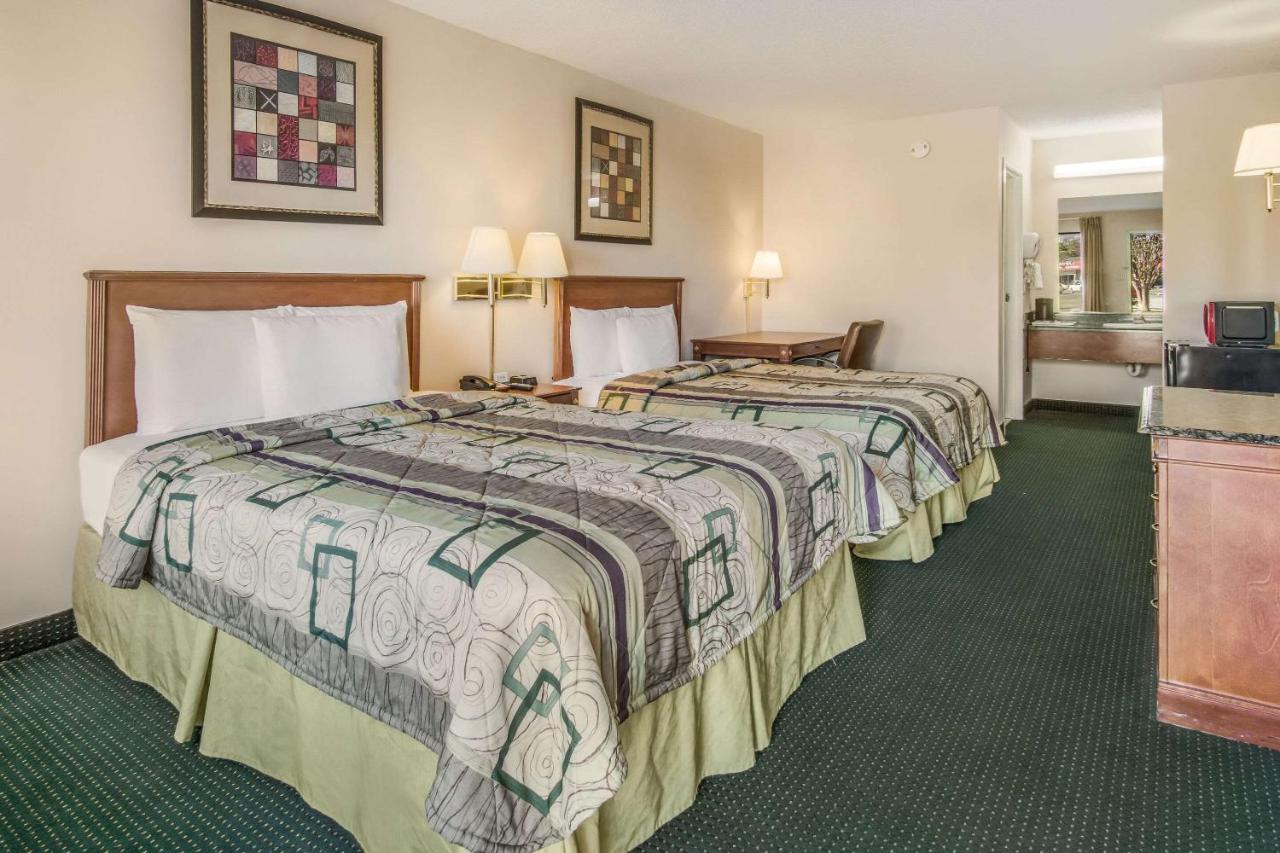  | Rodeway Inn & Suites