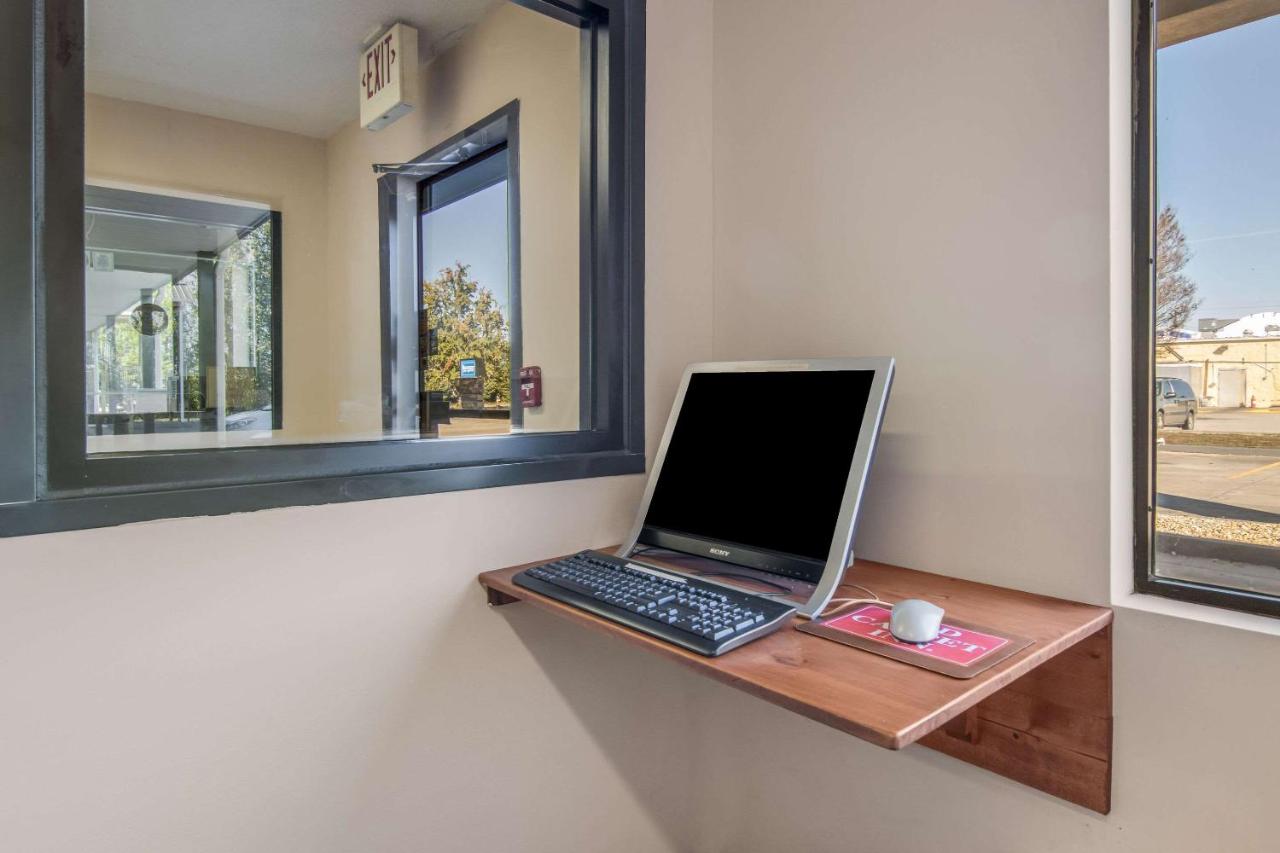  | Rodeway Inn & Suites