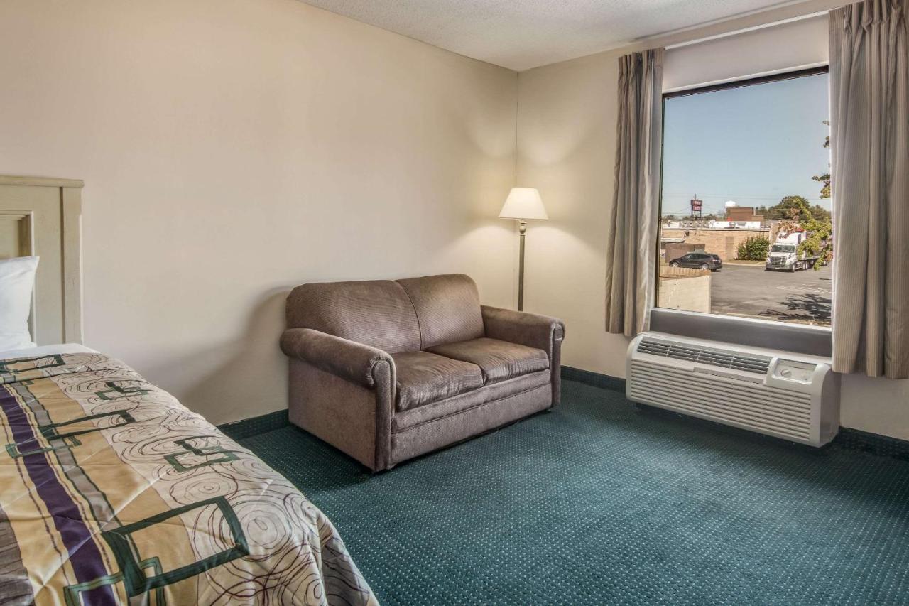  | Rodeway Inn & Suites