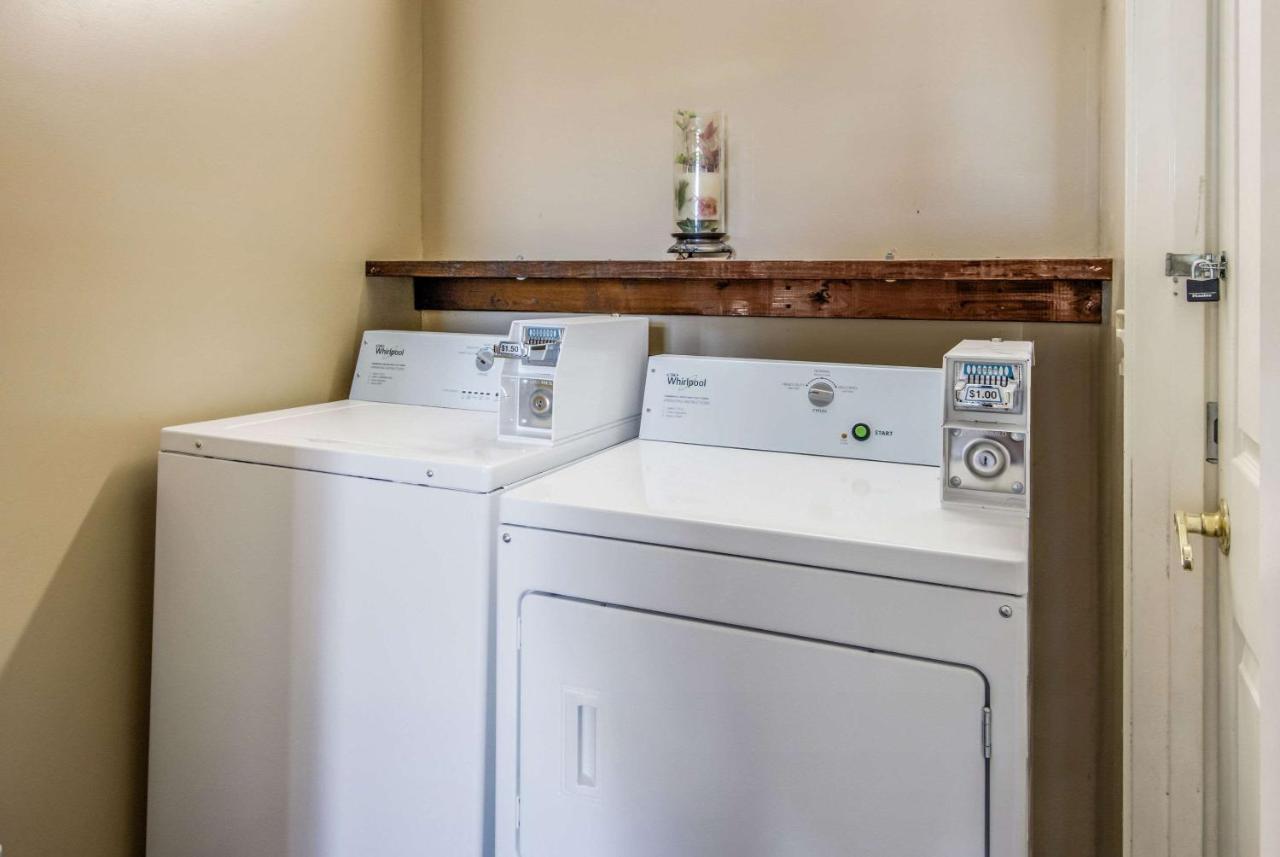  | Rodeway Inn & Suites