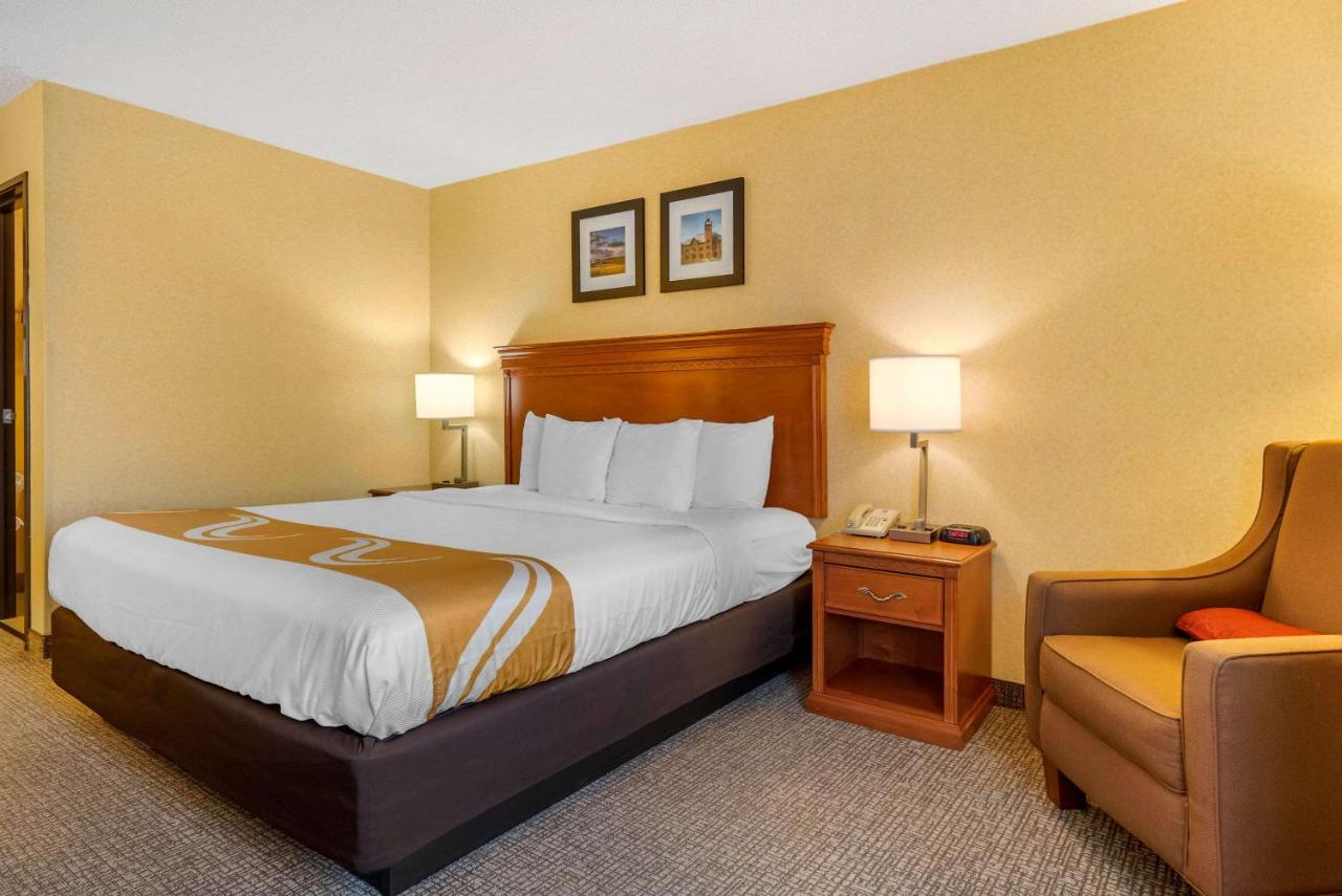 King Room - Non-Smoking at Quality Inn Pueblo North