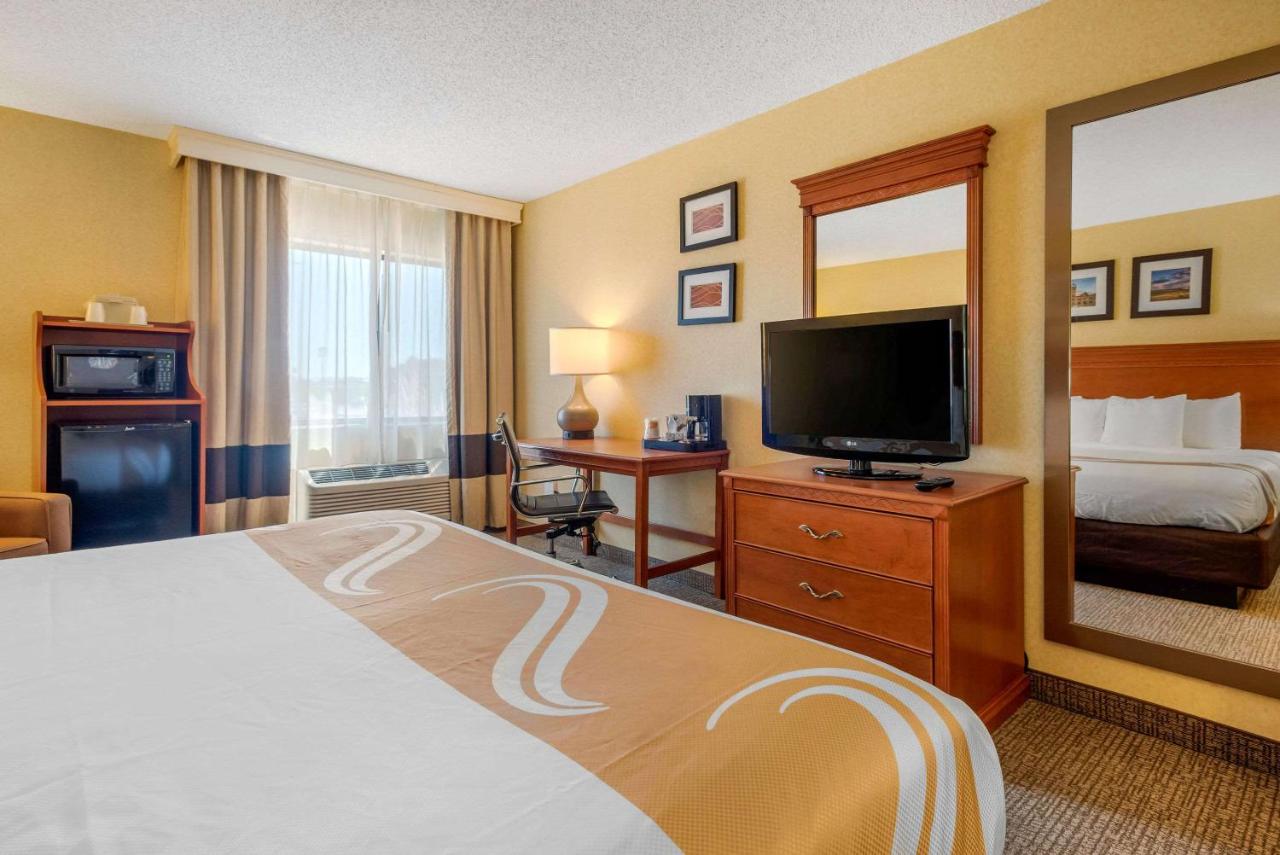 King Room - Non-Smoking at Quality Inn Pueblo North