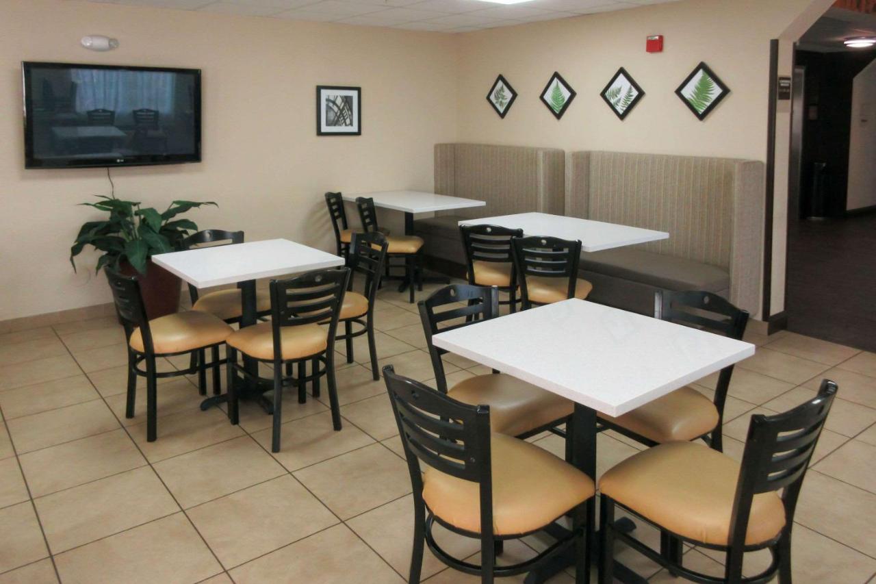 | Sleep Inn & Suites Dania Beach