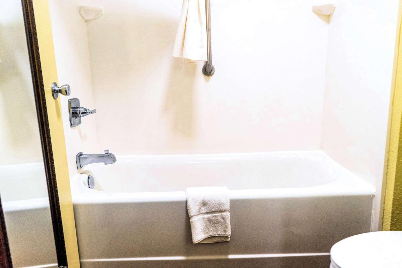 | Quality Inn Whiteville North
