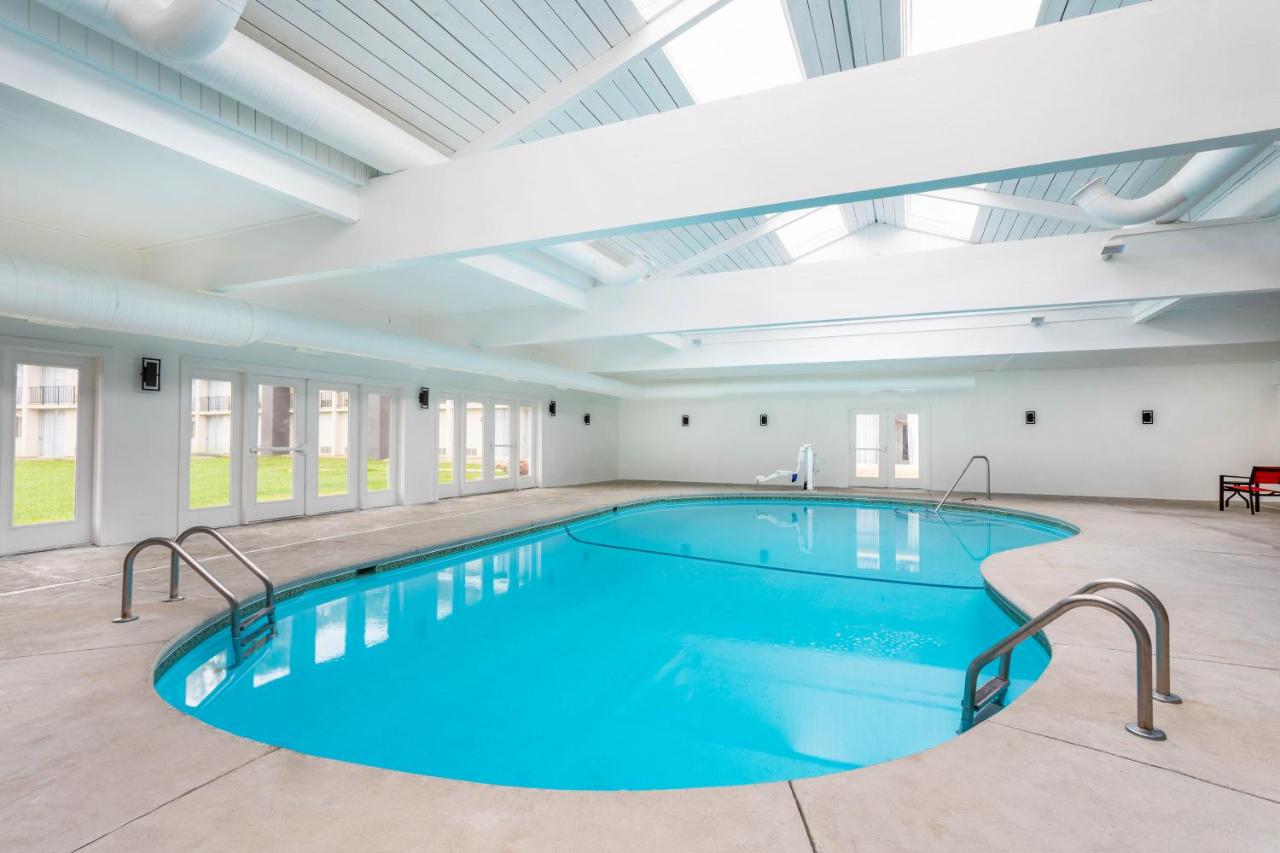 | Ramada by Wyndham Windsor Locks