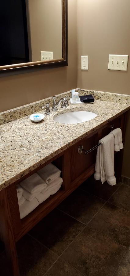 | Timberlake Lodge