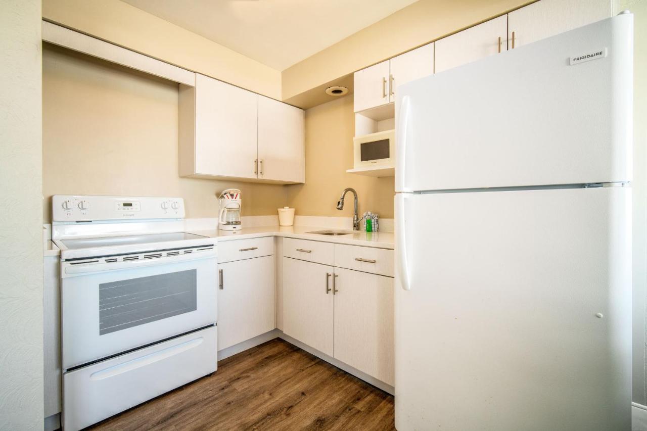 Efficiency with Oceanfront View - North Tower at Perry's Ocean Edge Resort