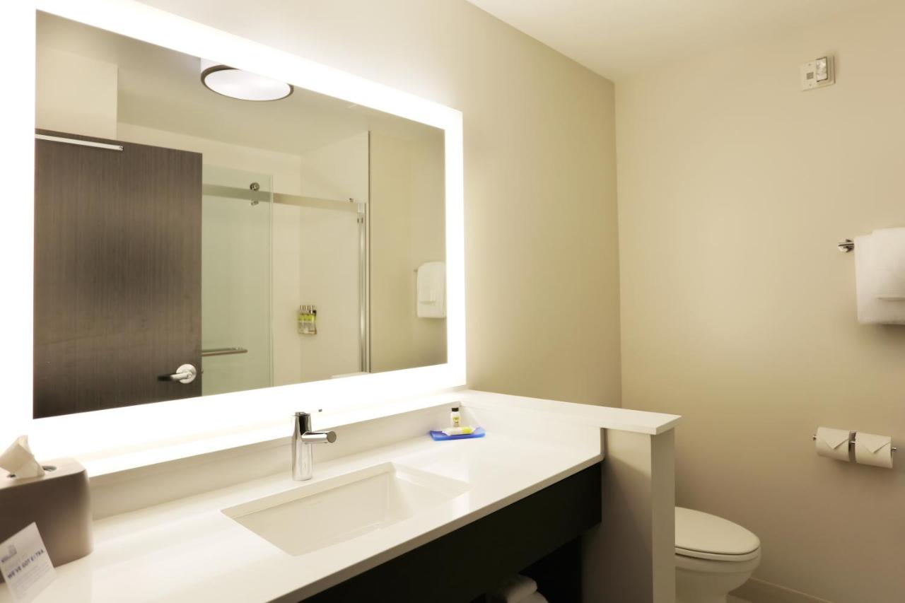 Executive King Room - Hearing Accessible - Non-Smoking at Holiday Inn Express Oneonta by IHG