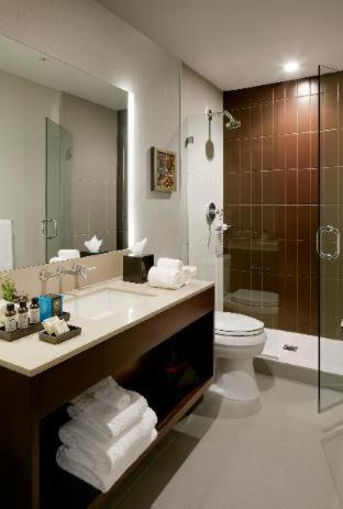 Room #147280815 at Hotel Lucent