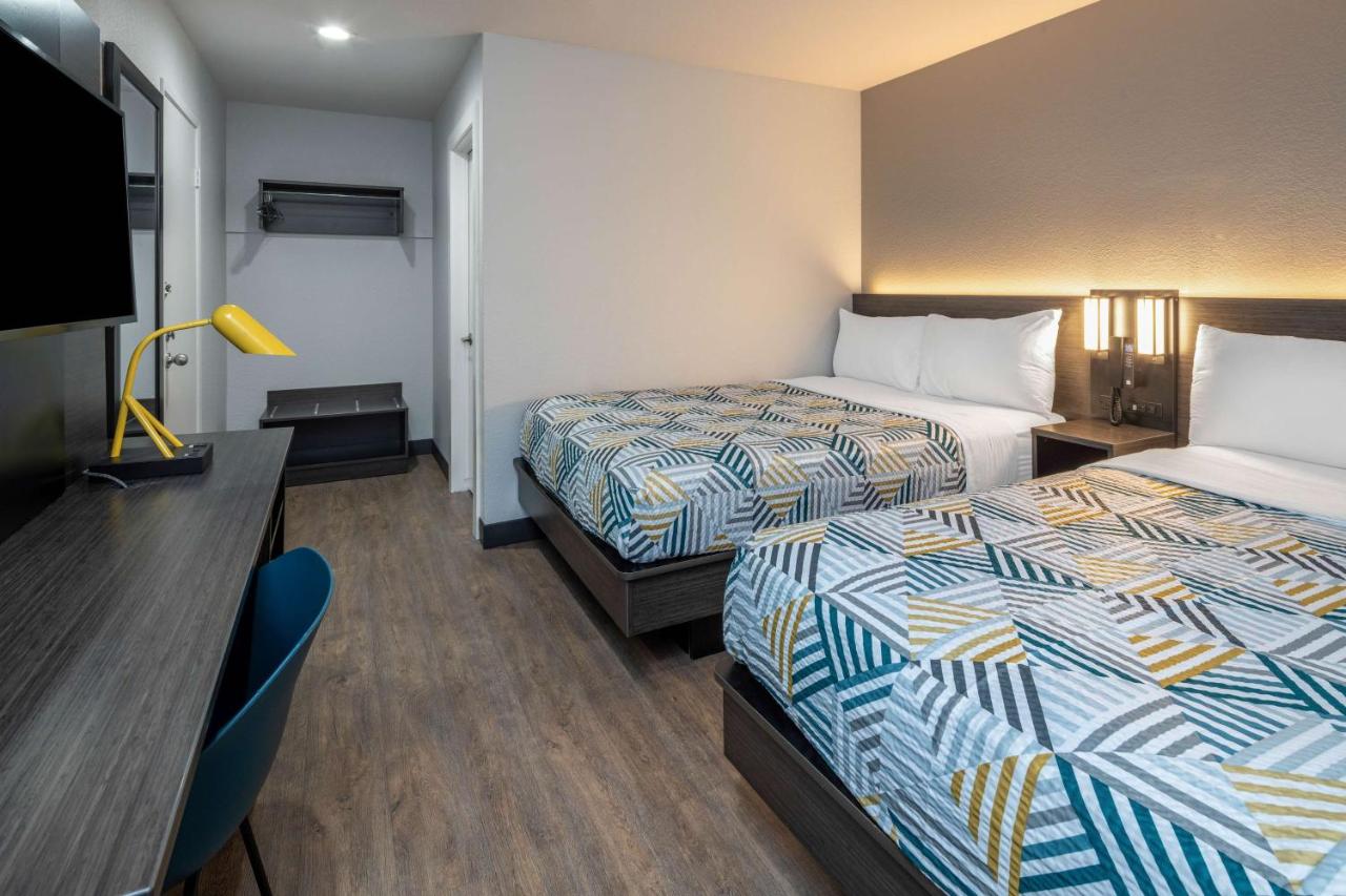 Quadruple Room at Motel 6-Fontana, CA