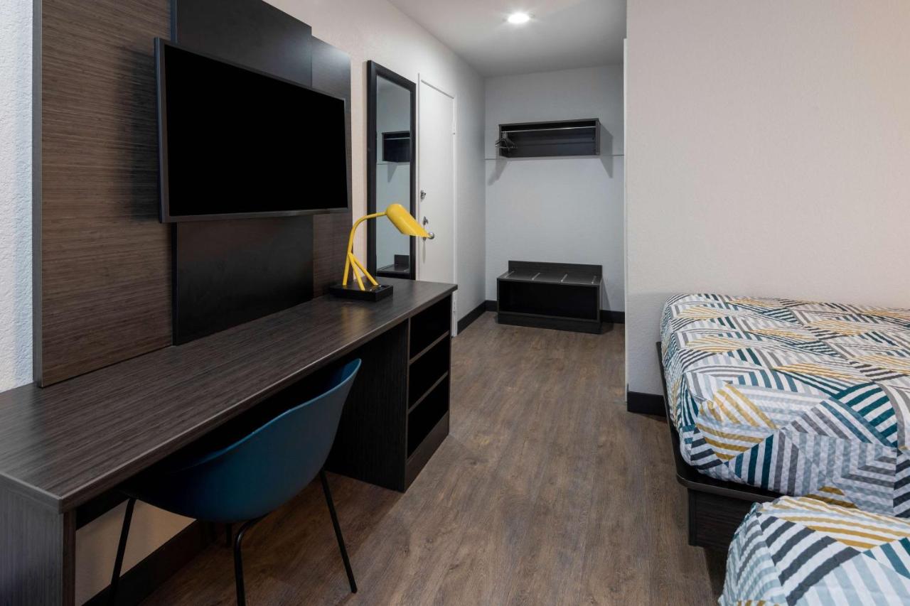 Quadruple Room at Motel 6-Fontana, CA