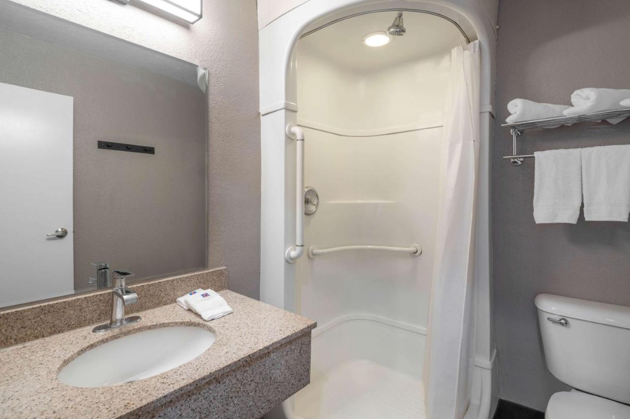 Deluxe Queen Room at Motel 6-Fontana, CA