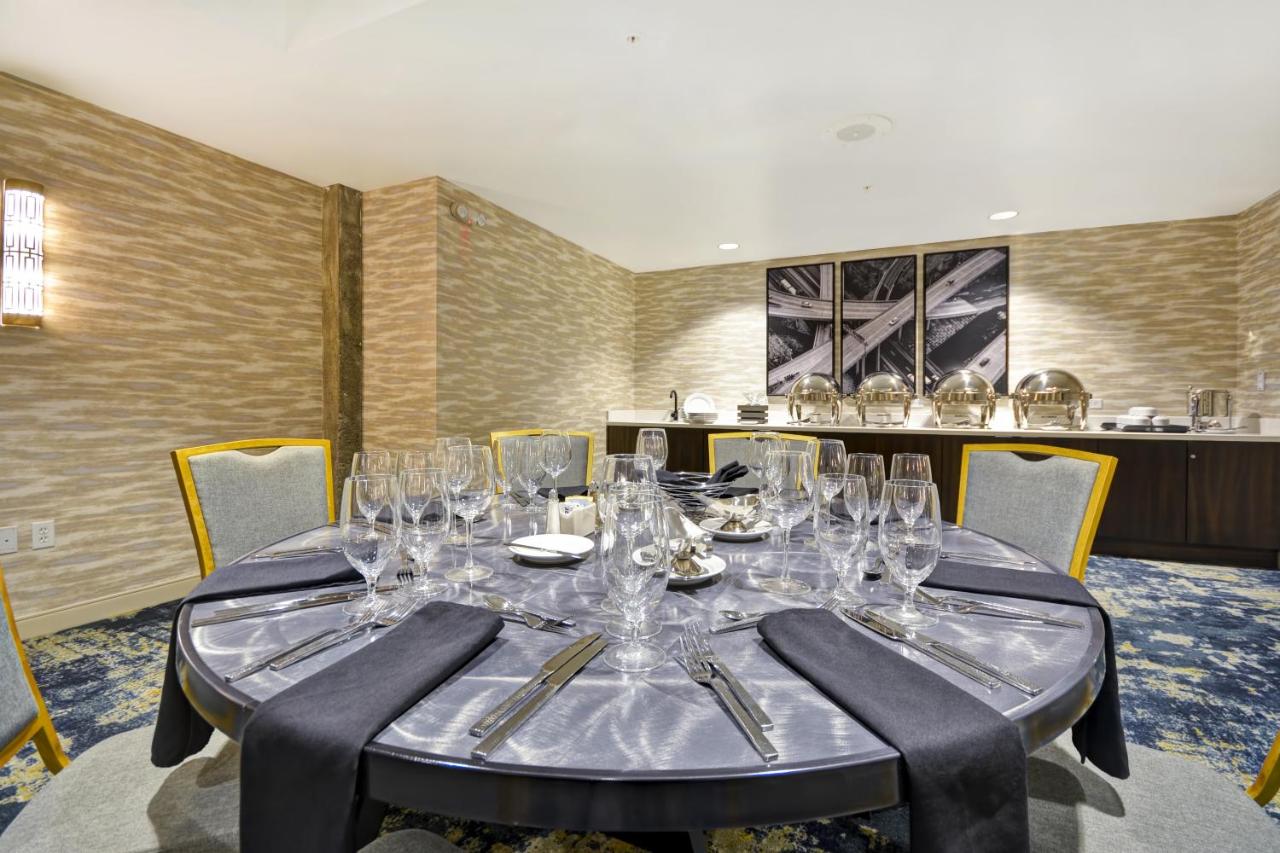 | Hotel Indigo Kansas City - The Crossroads, an IHG Hotel
