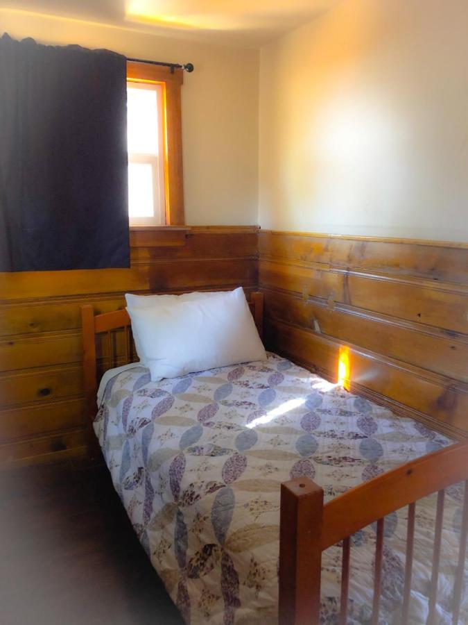 | Embers Lodge & Cabins