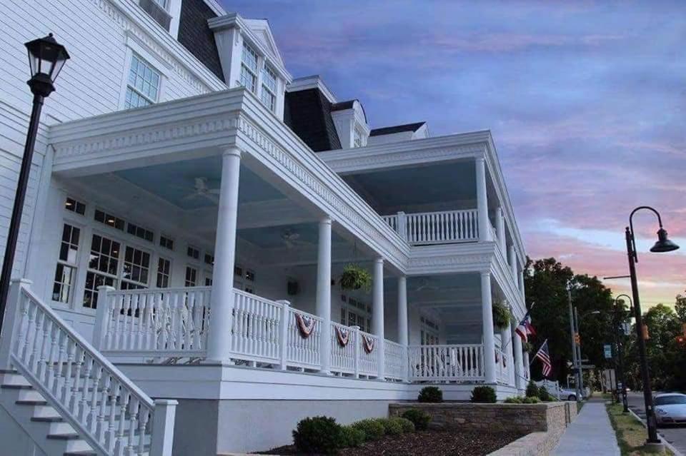 | Mills Park Hotel