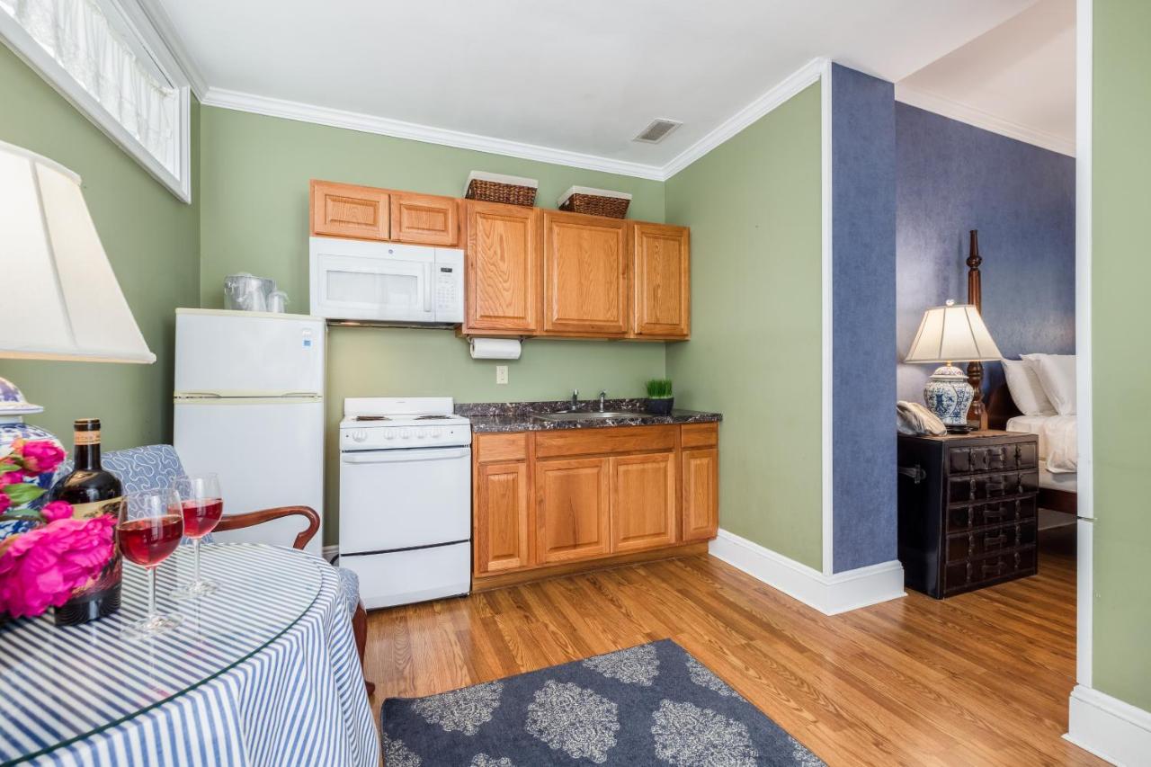 | Simsbury 1820 House