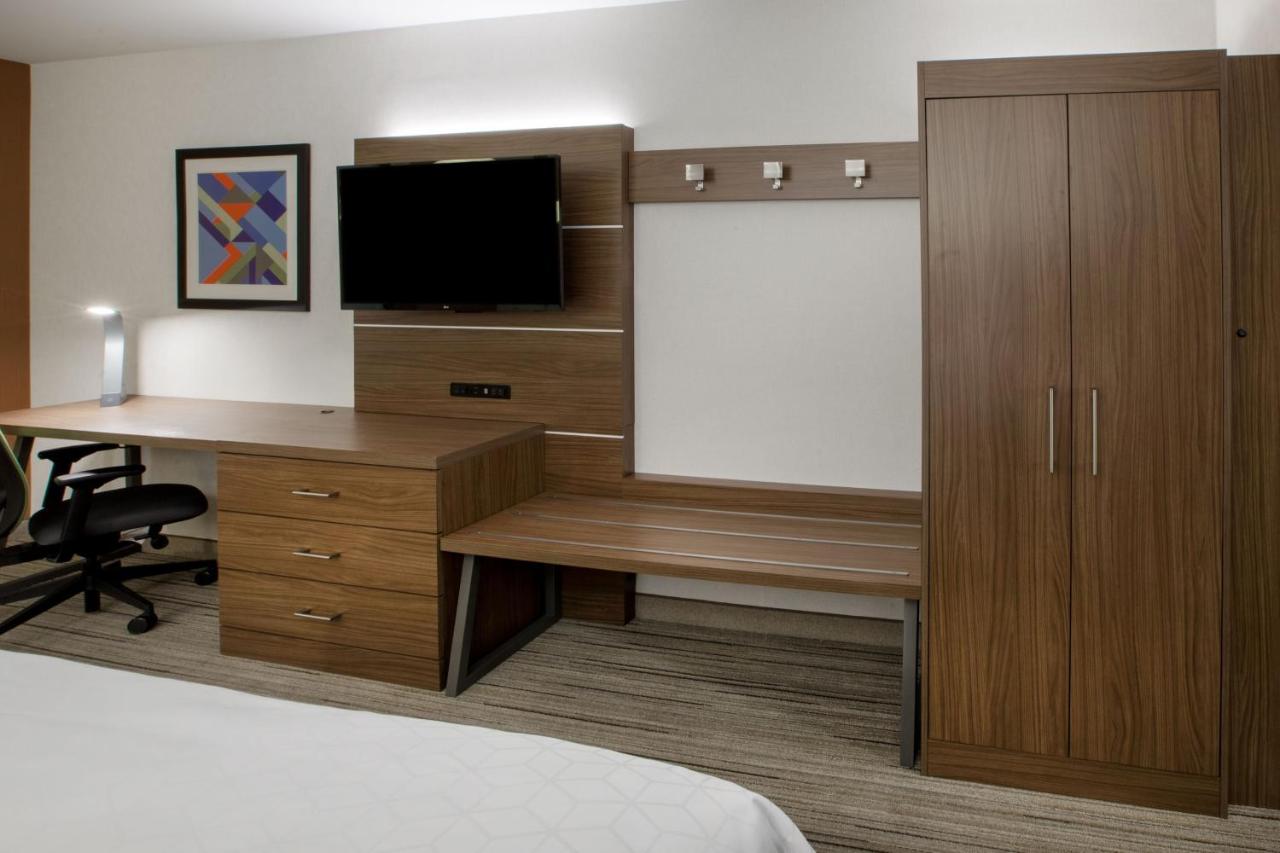 | Holiday Inn Express & Suites - Bardstown, an IHG Hotel