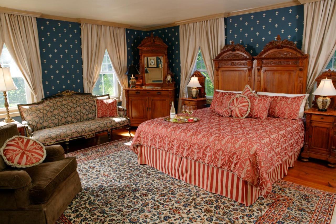 | Cameron Estate Inn