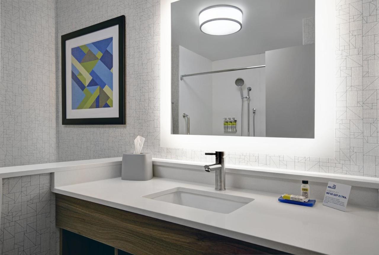 King Suite - Non-Smoking at Holiday Inn Express Milwaukee Downtown by IHG