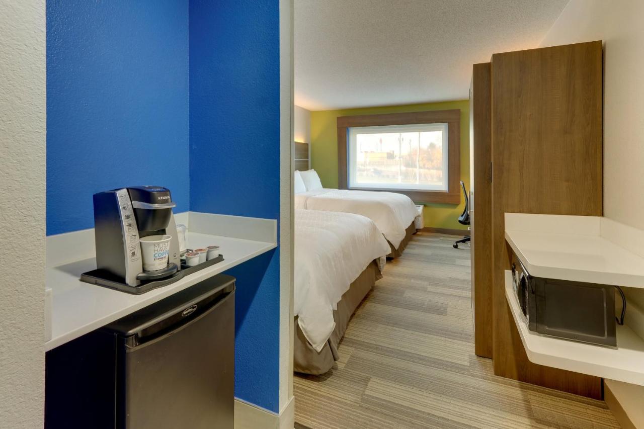 Queen Room with Two Queen Beds - Mobility Access Tub/Non-Smoking at Holiday Inn Express Cincinnati North - Monroe, an IHG Hotel