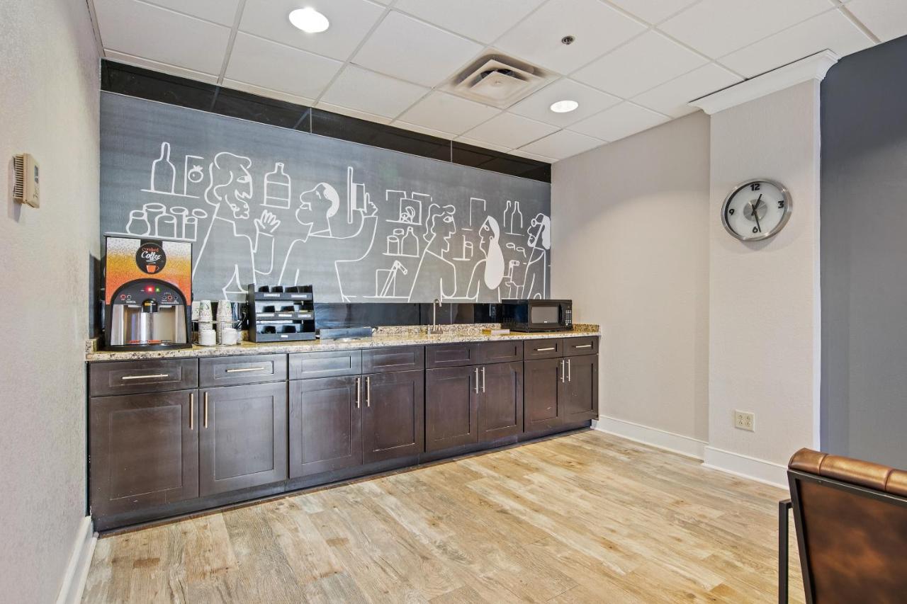  | OYO Townhouse Orlando West