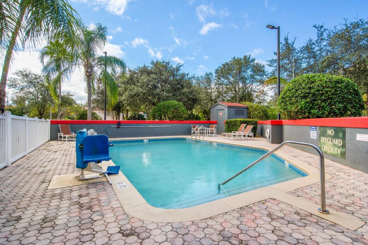  | OYO Townhouse Orlando West