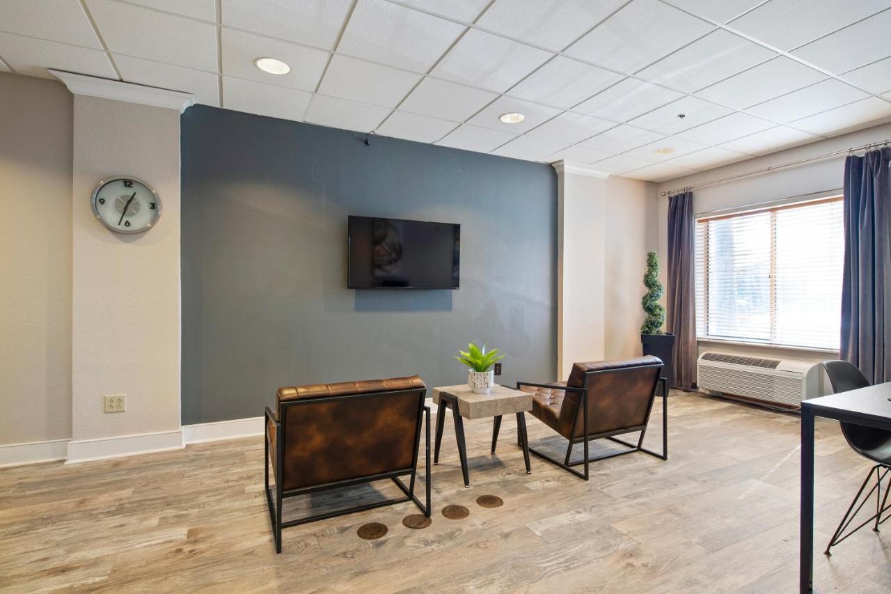  | OYO Townhouse Orlando West