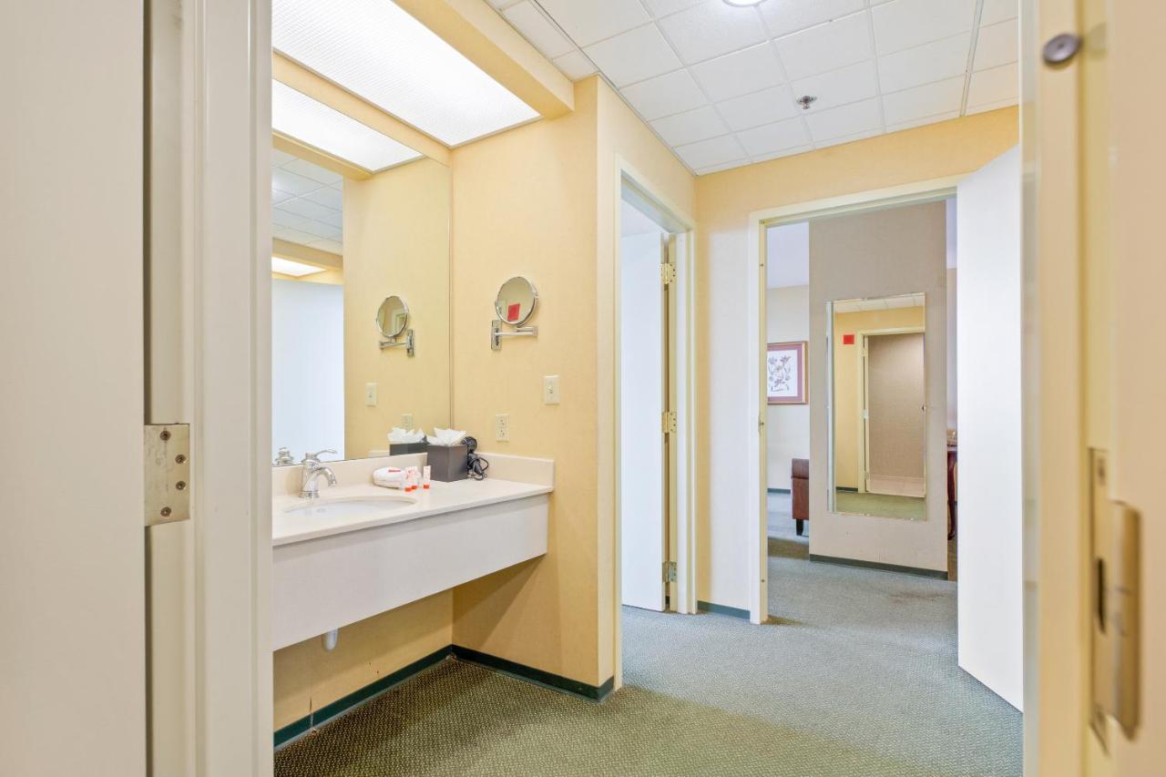  | OYO Hotel St Louis Downtown City Center MO