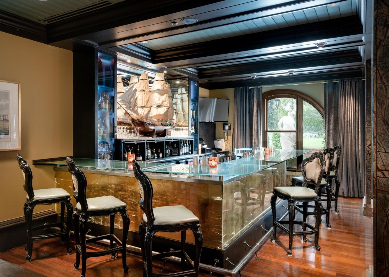 | Mansion on Forsyth Park