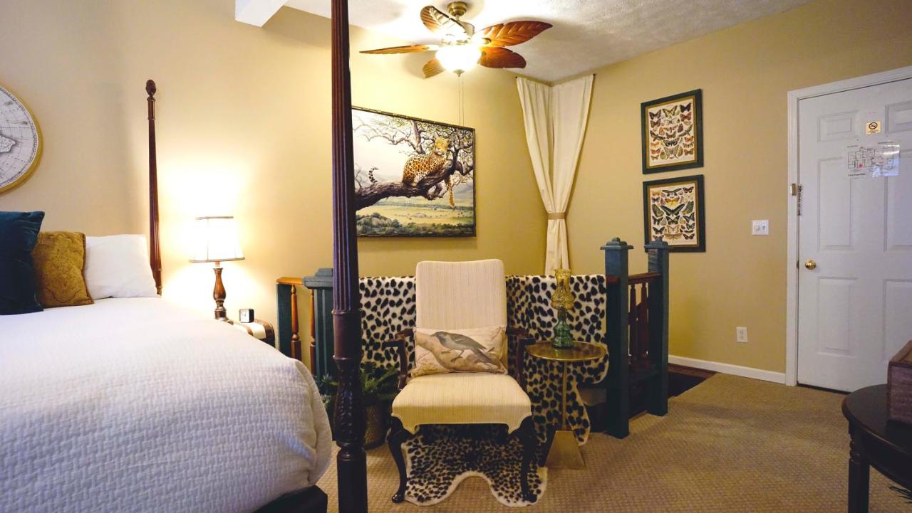 Queen Suite at Hotel Frankfort & Restaurant