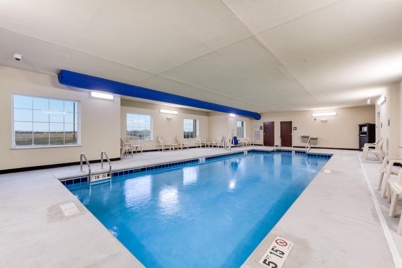 | Cobblestone Hotel & Suites - Cozad