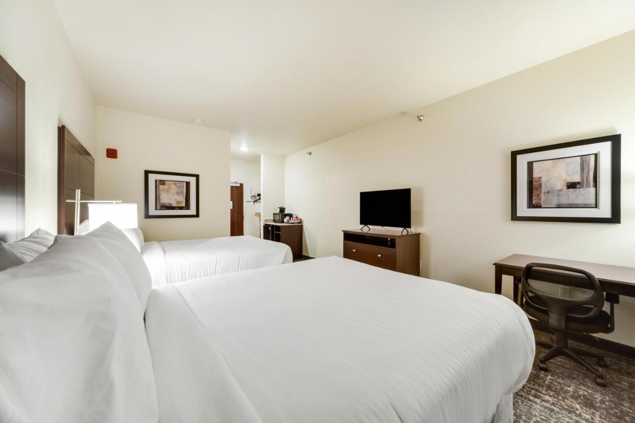 | Cobblestone Hotel & Suites - Cozad