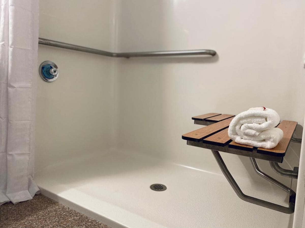 | Ramada by Wyndham Windsor Locks